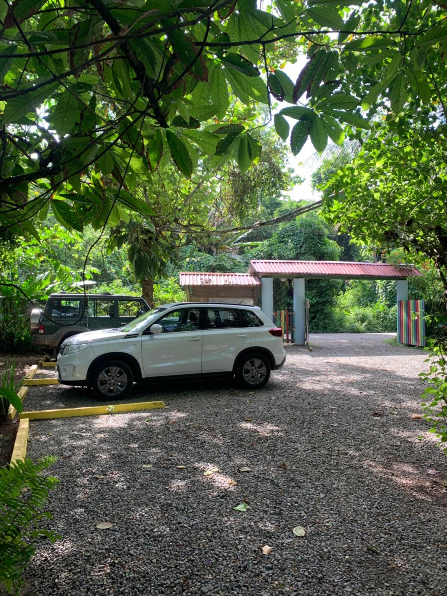 Brigitte'S Ranch Cahuita Exterior foto