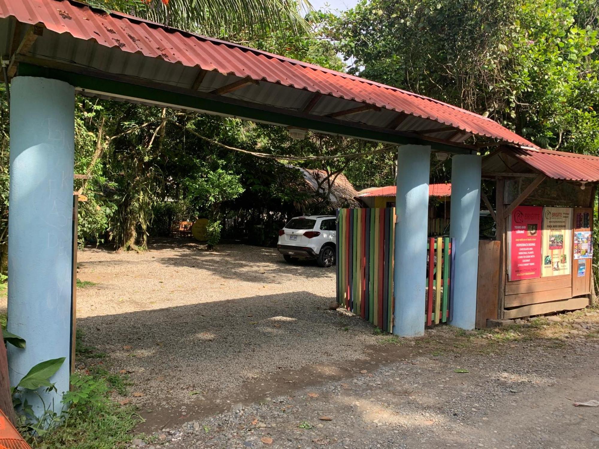Brigitte'S Ranch Cahuita Exterior foto